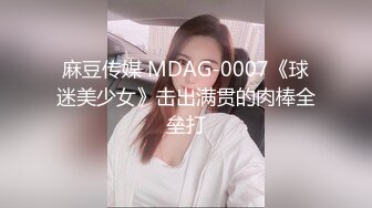 清纯妹子为了缓解压力,趁宿舍没人脱光裤子自慰,满足后又认真复习经济学