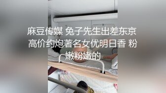 妻子绝活口交，头摇得非常猛，慢点慢点快射啦，才不听呢，手速加快爆射，人妻少妇说精子太难吃了！