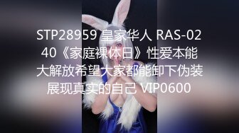 长的挺漂亮的少妇 却是个小黑鲍 典型的人美B遭罪